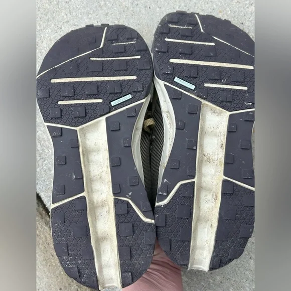 On Running Khaki Athletic Shoes - Picture 6 of 10